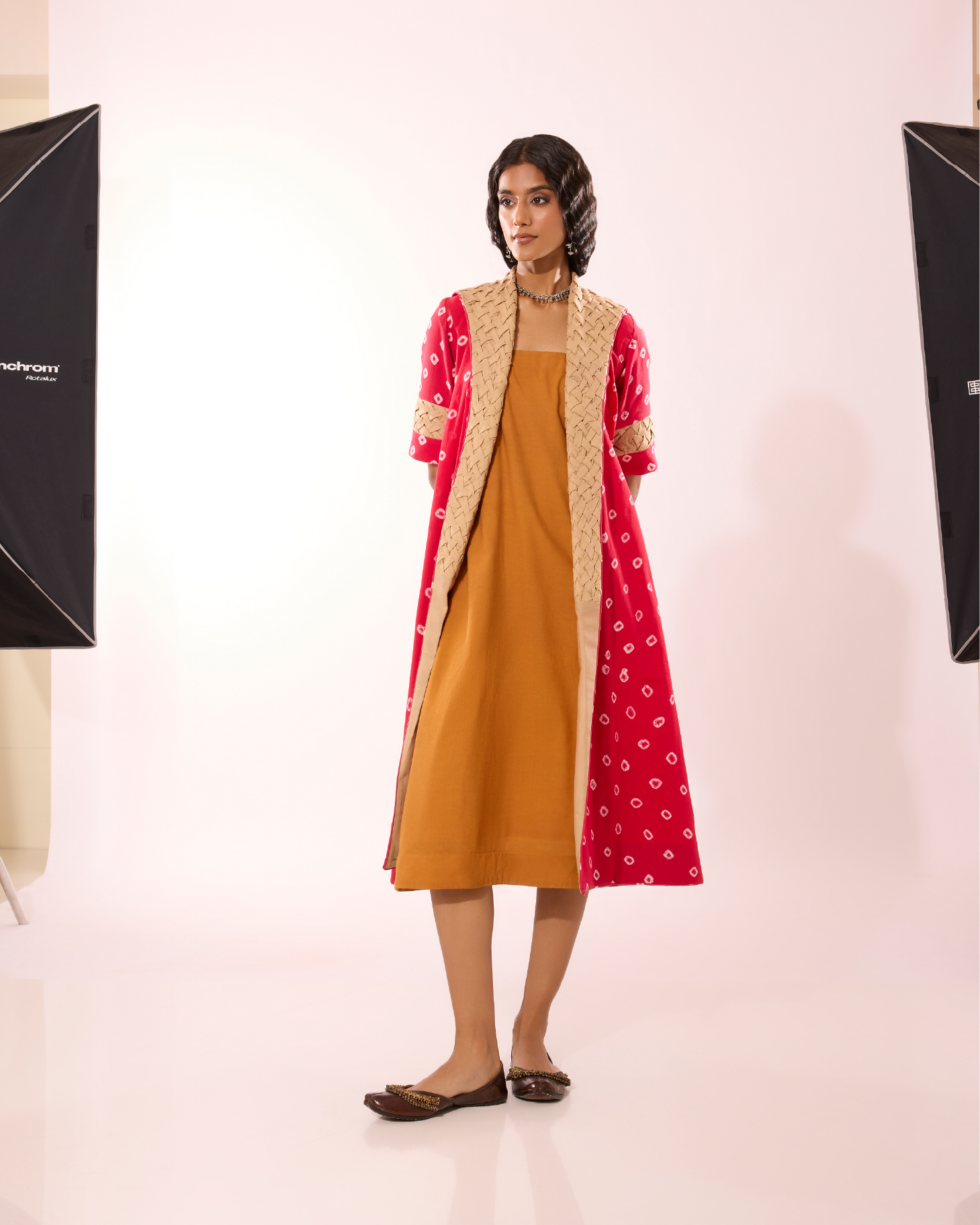 Kuvalai Reversible Sungudi Smocked Lapel Jacket