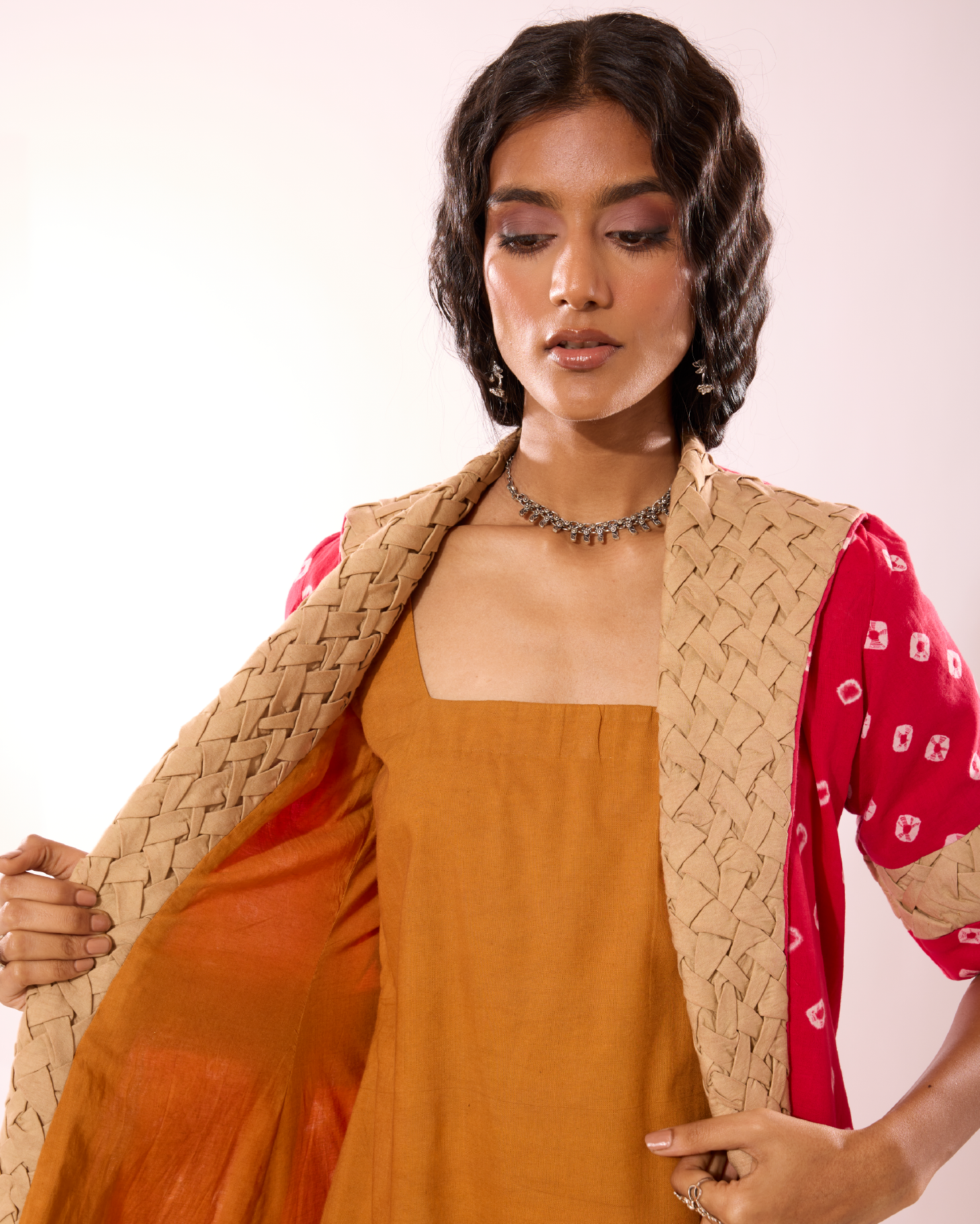 Kuvalai Reversible Sungudi Smocked Lapel Jacket