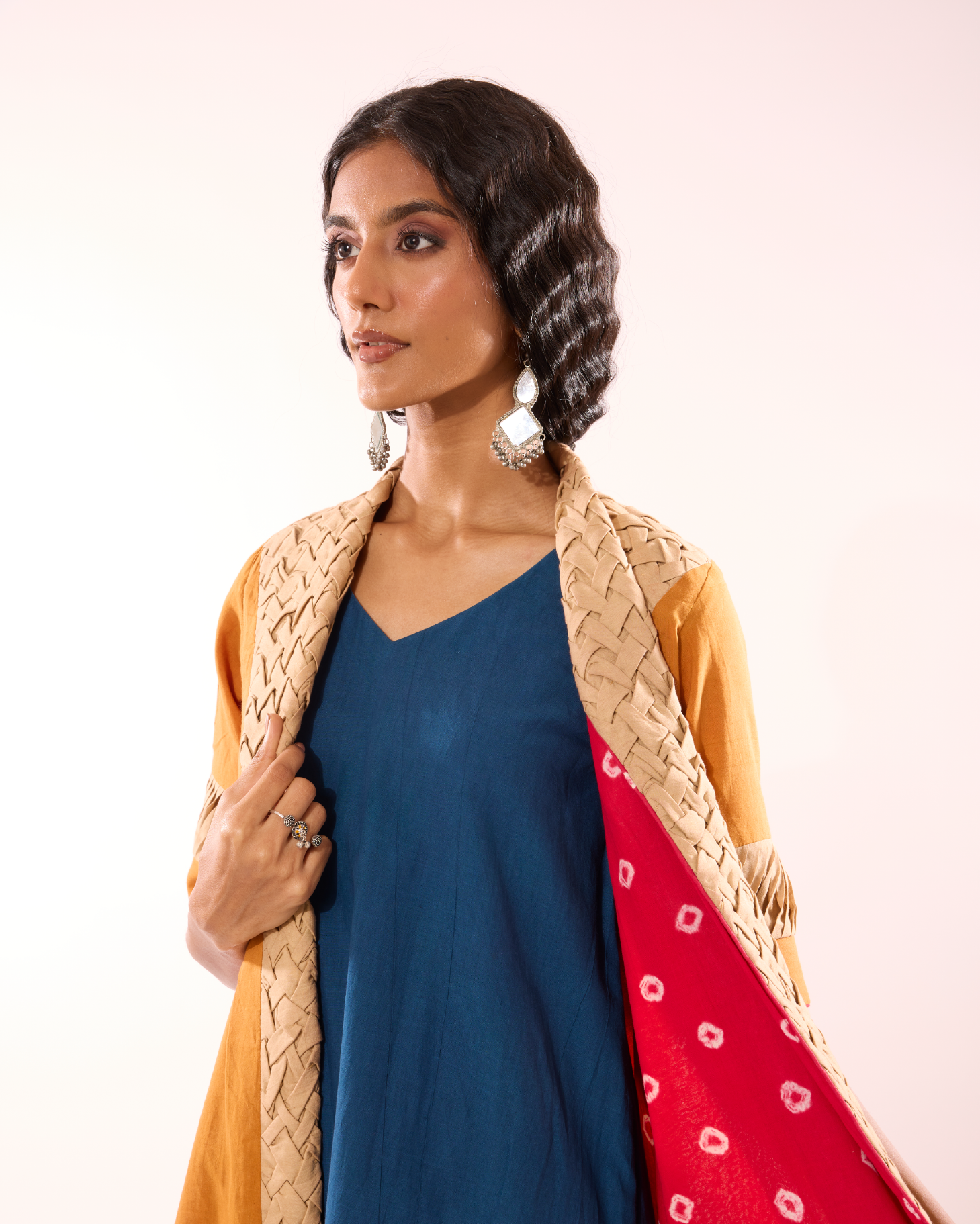 Kuvalai Reversible Sungudi Smocked Lapel Jacket