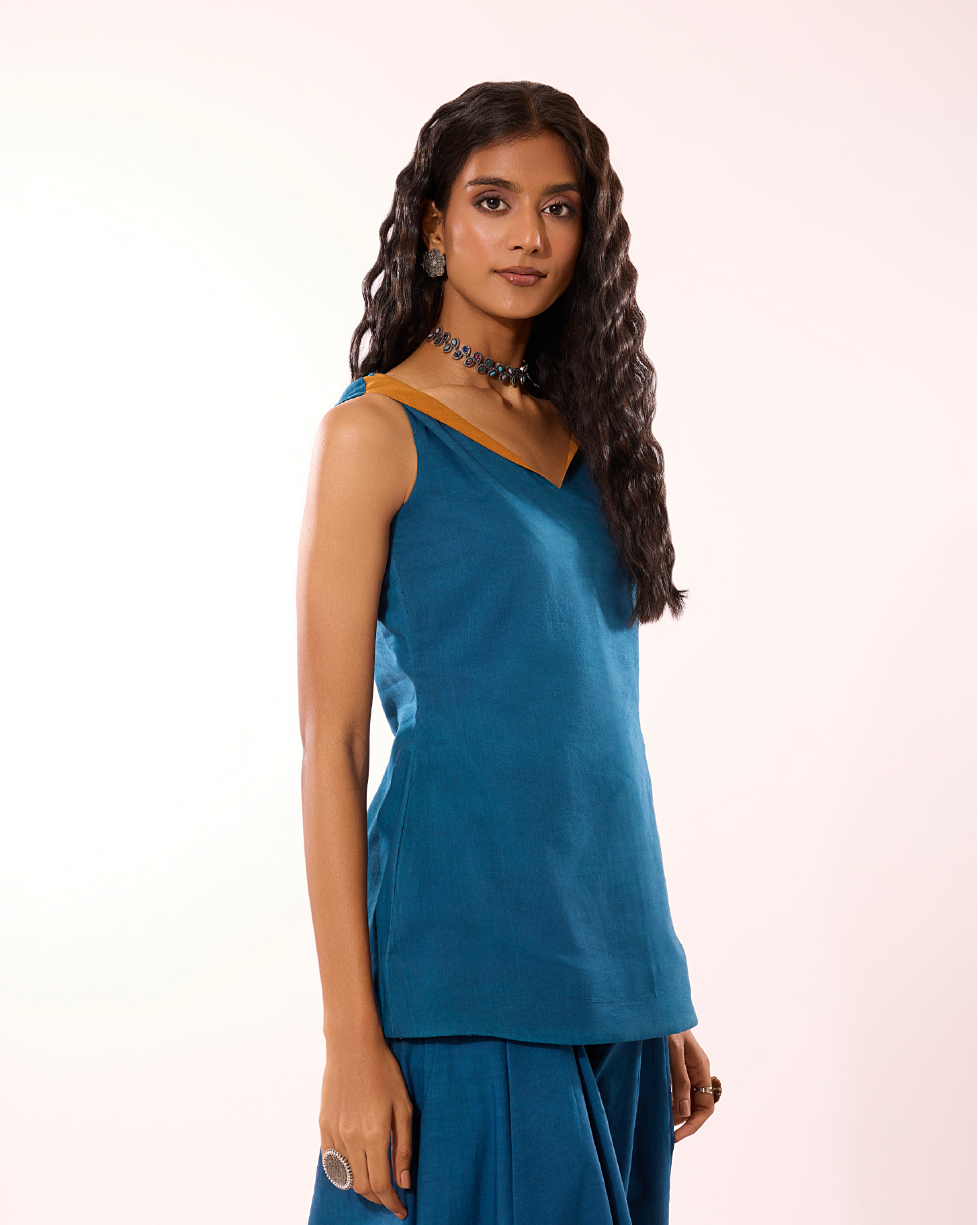 Anicham Twisted Shoulder Top