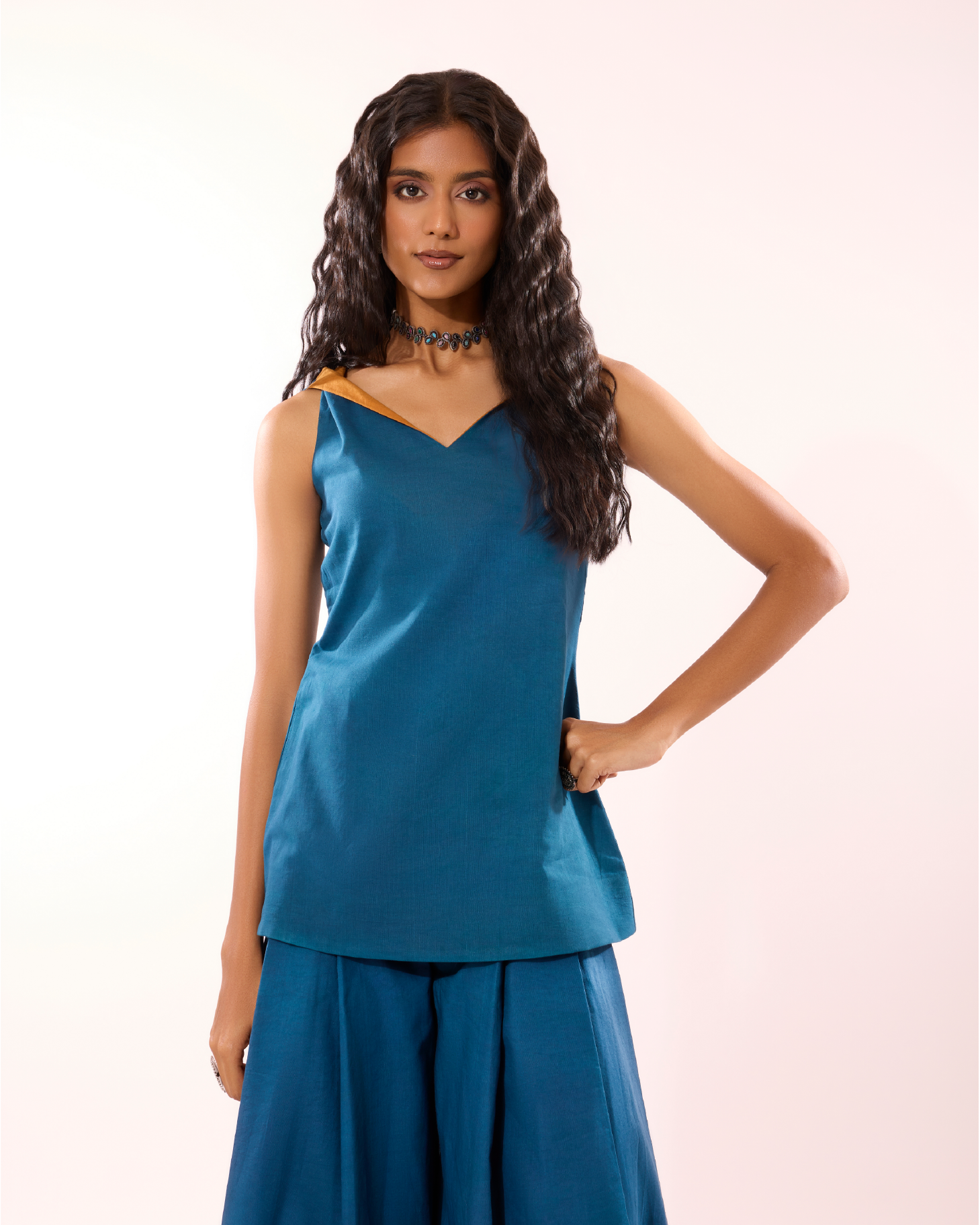 Anicham Twisted Shoulder Top