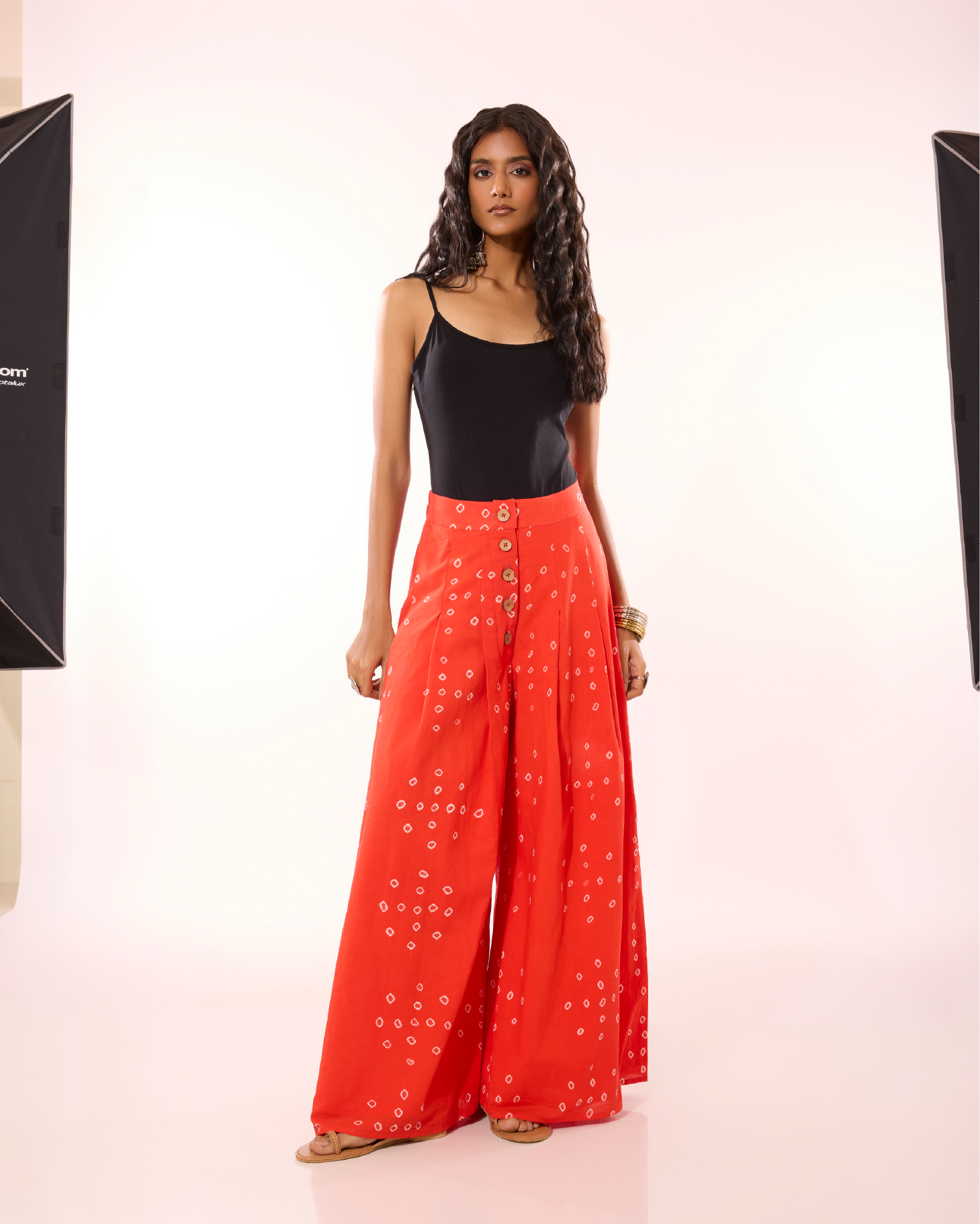 Eruzh Sungudi Pleated Pants