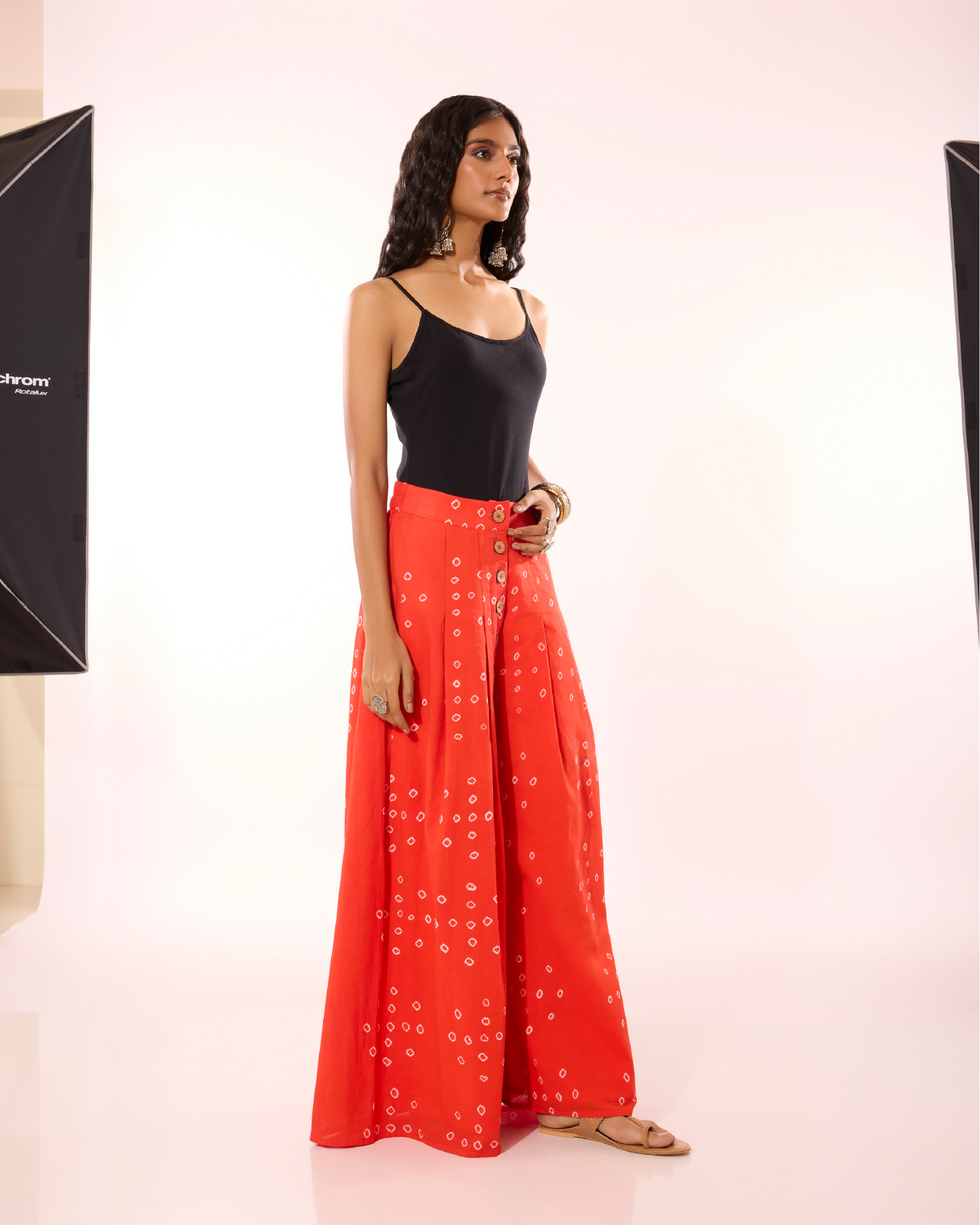 Eruzh Sungudi Pleated Pants