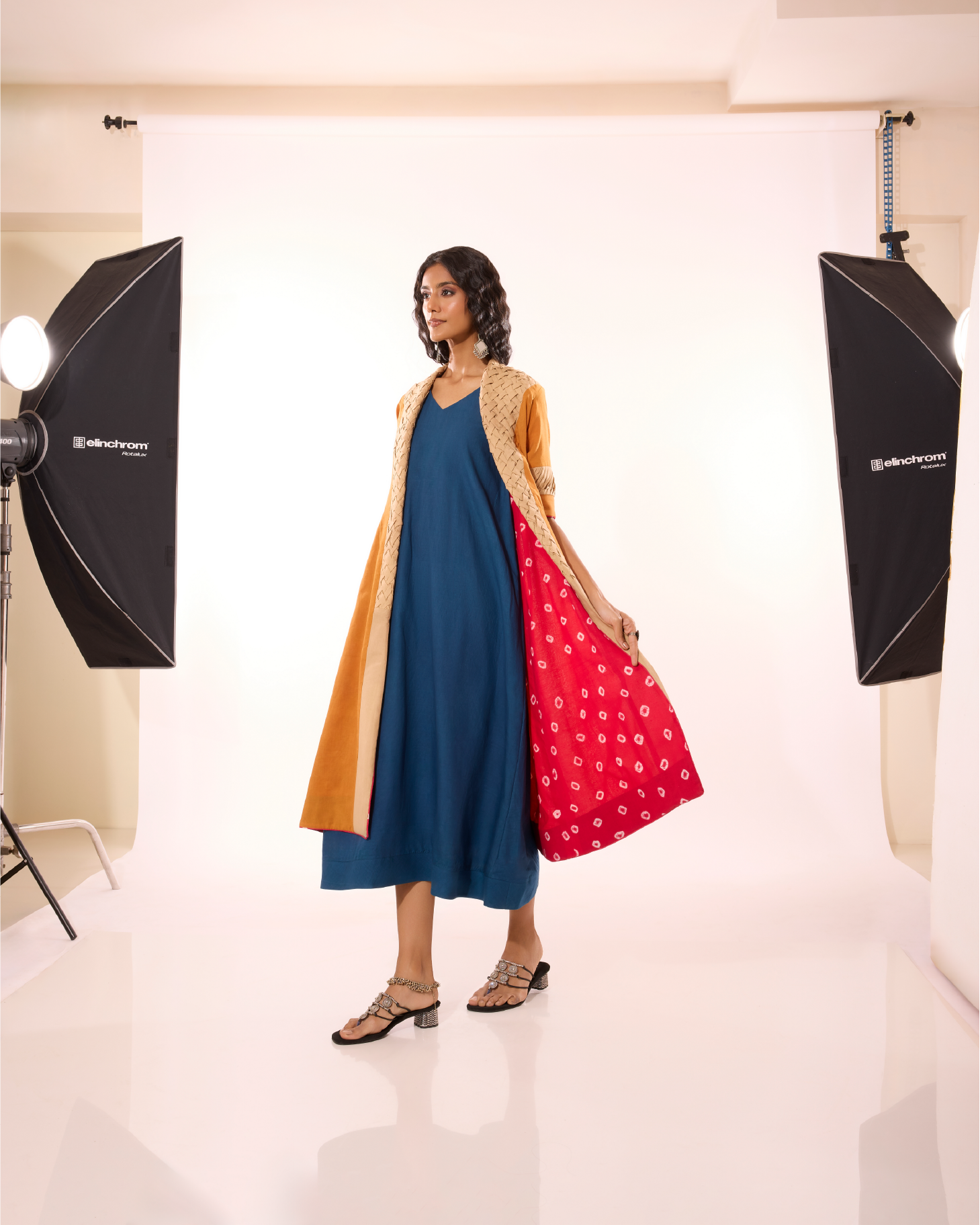 Kuvalai Reversible Sungudi Smocked Lapel Jacket